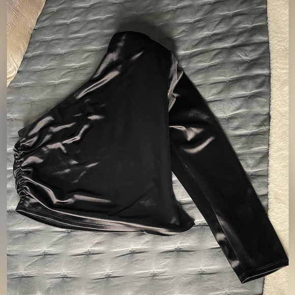 Satin Draped One Padded Shoulder Ruched Top - Picture 2 of 7